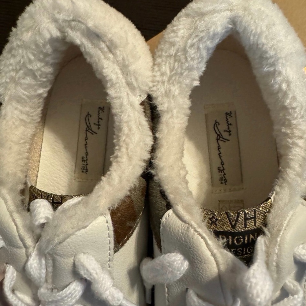 Camo and White Kids Shoes with Gold Star - Picture 4 of 8